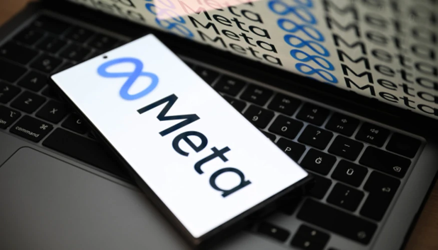 Логотипи Meta, Facebook та Instagram як ілюстрація угоди про врегулювання позову 29 штатів
