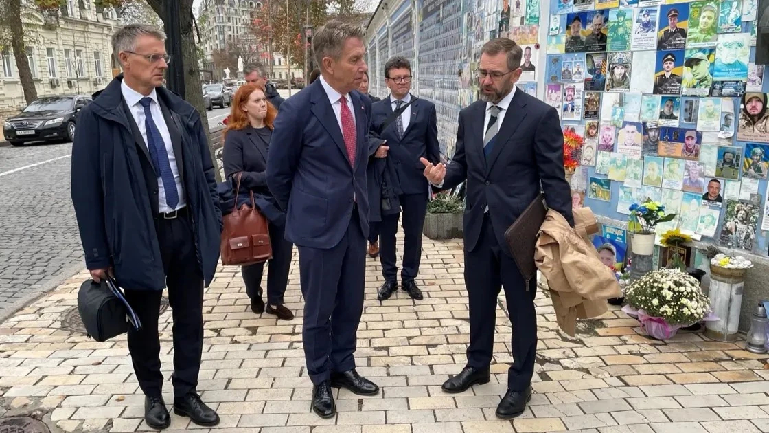 Тер’є Осланд під час візиту до Києва