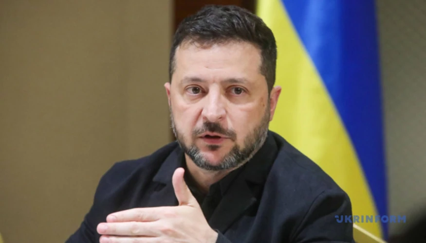 Володимир Зеленський під час коментаря журналістам щодо української переговорної команди у Флориді